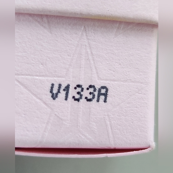 Jeffree Star Velvet Trap Easter Sunday NIB - Picture 7 of 7